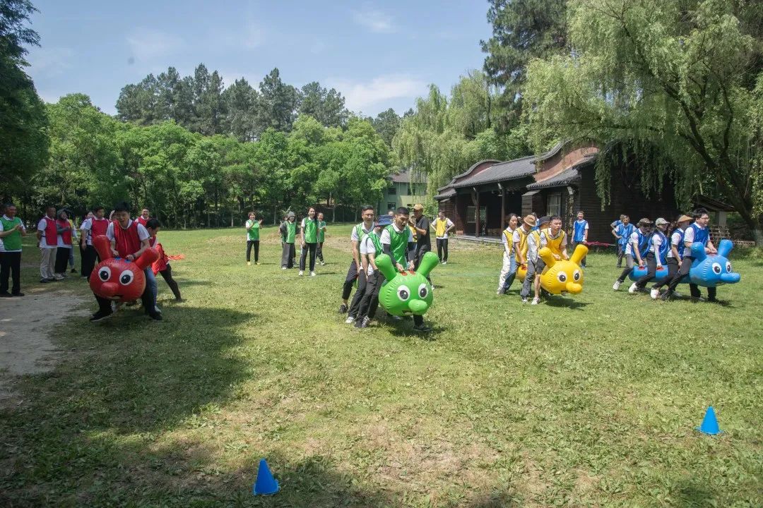 熱辣滾燙 揚(yáng)帆未來——巨人集團(tuán)公司團(tuán)建之旅
